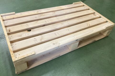 中古木製パレット片面4方670×1200　横浜市内　屋内保管