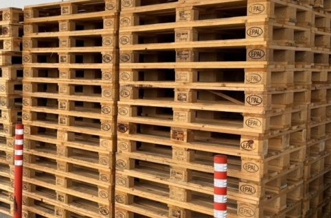 中古木製パレット片面4方差し800×1200　加須市　在庫約300枚（送料別・税別）価格＠350円　※ワレ・欠け品も一部混在します