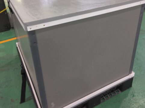 中古プラスチック段ボール製折り畳み大型通函　蓋装着　岩手県北上市